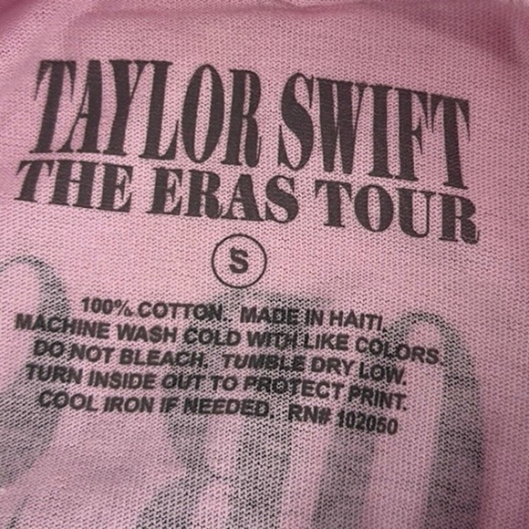 Taylor Swift The Eras Tour graphic concert tee shirt pink dates swiftie sz sm - Picture 11 of 11